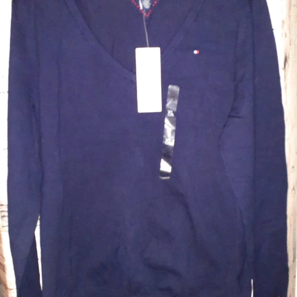 Tommy Hilfiger ladies top - Picture 3 of 4
